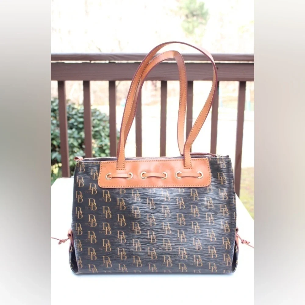 Dooney & Bourke signature logo tassel tote bag